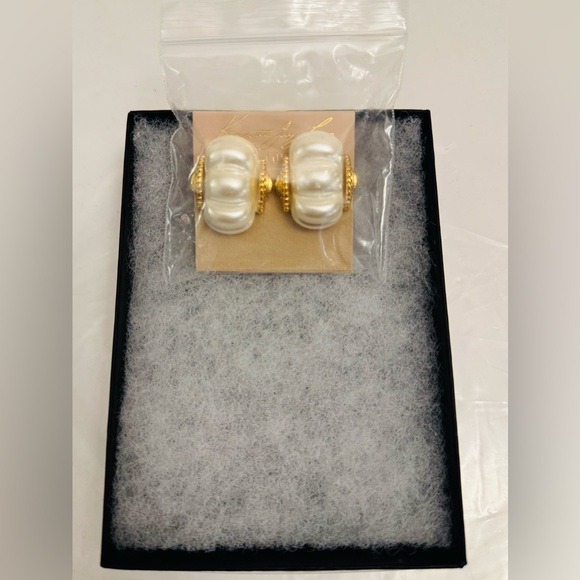 Brand New. Kenneth Jay Lane Clip On Earrings - Picture 4 of 5